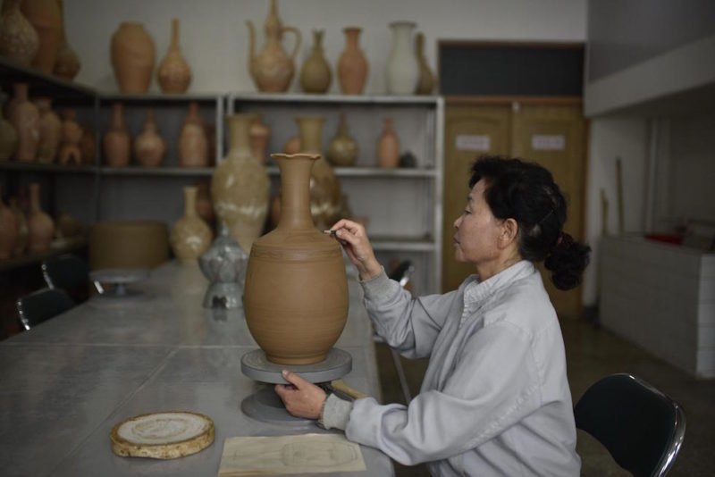 Ceramica cinese e porcellana : un resoconto dell'arte del vasaio