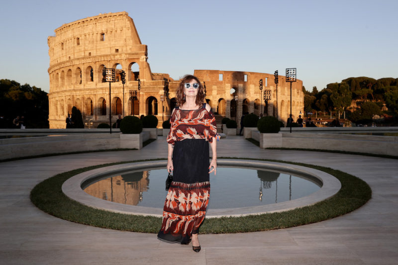 La sfilata di Fendi con il Colosseo sullo sfondo Il Post