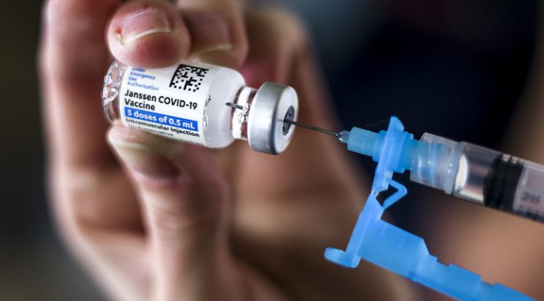 Negli Stati Uniti potrà riprendere la somministrazione del vaccino di  Johnson & Johnson - Il Post