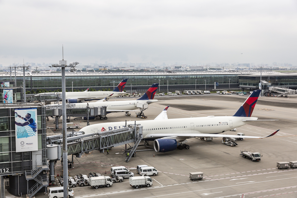 At least 6,000 flights have been canceled in the last two days due to omicron infections among airline personnel