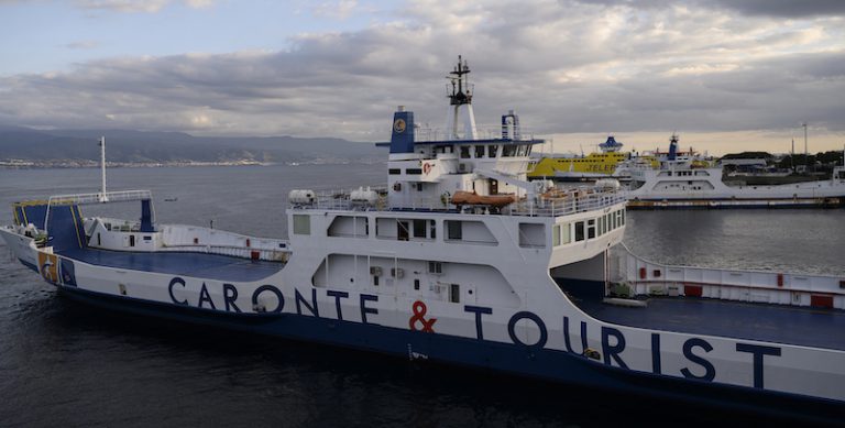 caronte & tourist stretto di messina