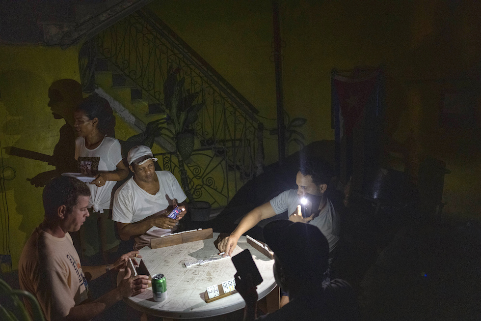 Il blackout totale a Cuba a causa dell'uragano Ian Il Post