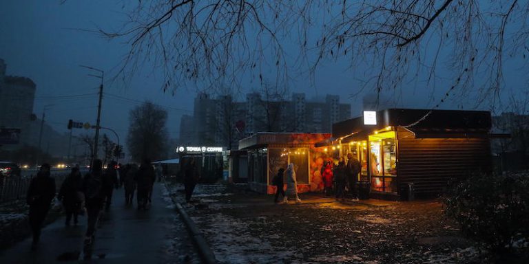 Come si vive a Kiev, senz'acqua e senza luce - Il Post