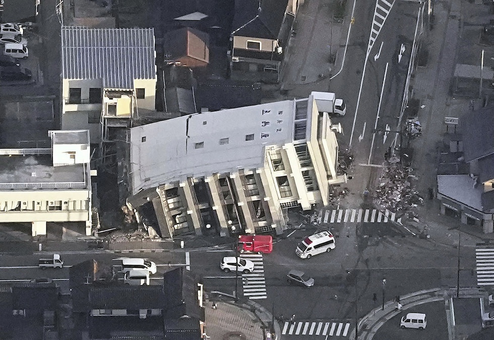 Almeno Persone Sono Morte Per Un Forte Terremoto Sulla Costa Ovest Del Giappone Il Post