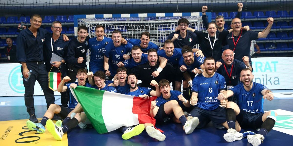 I festeggiamenti della nazionale per la qualificazione ai Mondiali (Federazione italiana giuoco handball)