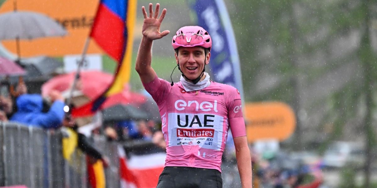 Tadej Pogačar, 25 anni, è la prima volta che partecipa al Giro d'Italia, mentre ha già vinto due Tour de France (ANSA/LUCA ZENNARO)