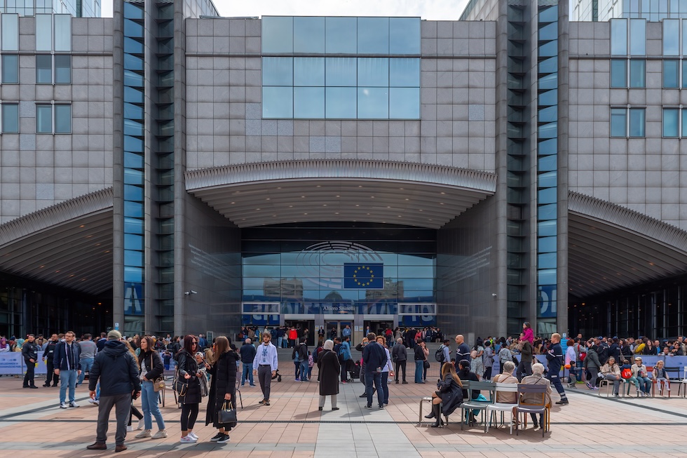 L'ingresso della sede del Parlamento Europeo di Bruxelles, in Belgio