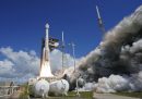 La capsula spaziale Starliner di Boeing in partenza dalla celebre base di lancio in Florida per il suo primo lancio con due astronauti della NASA a bordo