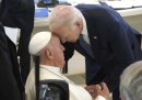 La foto mostra il presidente americano Joe Biden insieme a papa Francesco, il 14 giugno