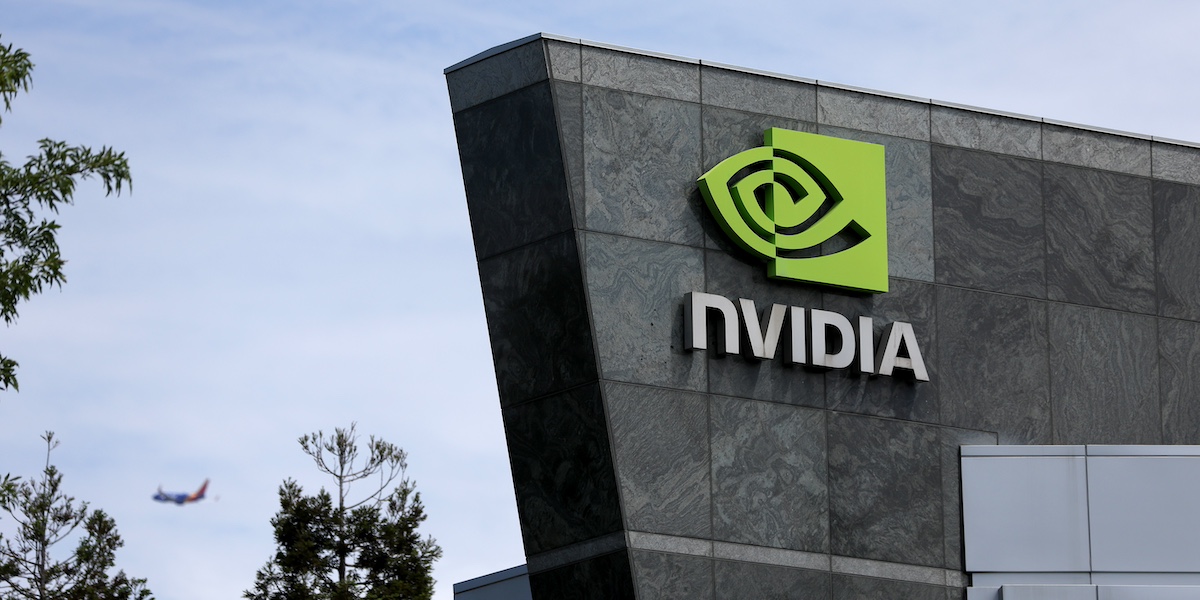 Il logo di Nvidia sulla sede principale dell'azienda (Justin Sullivan/Getty Images)