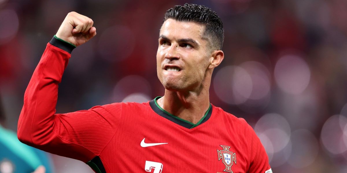 Cristiano Ronaldo, 39 anni, ha il record di gol e presenze per un calciatore in nazionale: ha segnato 130 gol in 208 partite con il Portogallo (Alex Livesey/Getty Images)
