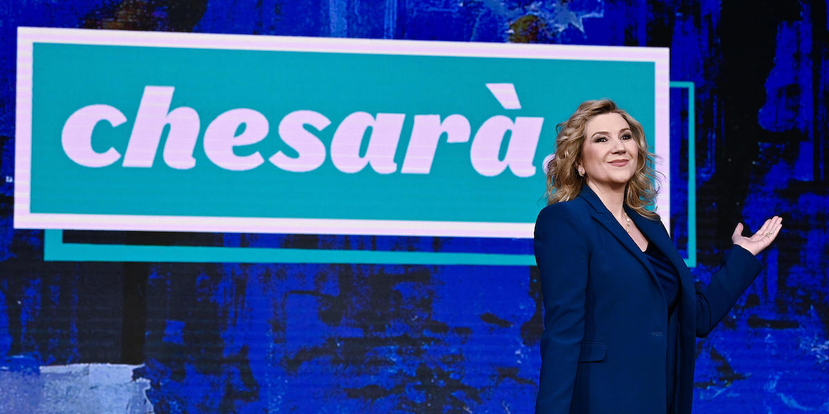 La giornalista Serena Bortone durante la trasmissione televisiva "Chesarà..." su Rai 3 (ANSA/RICCARDO ANTIMIANI)