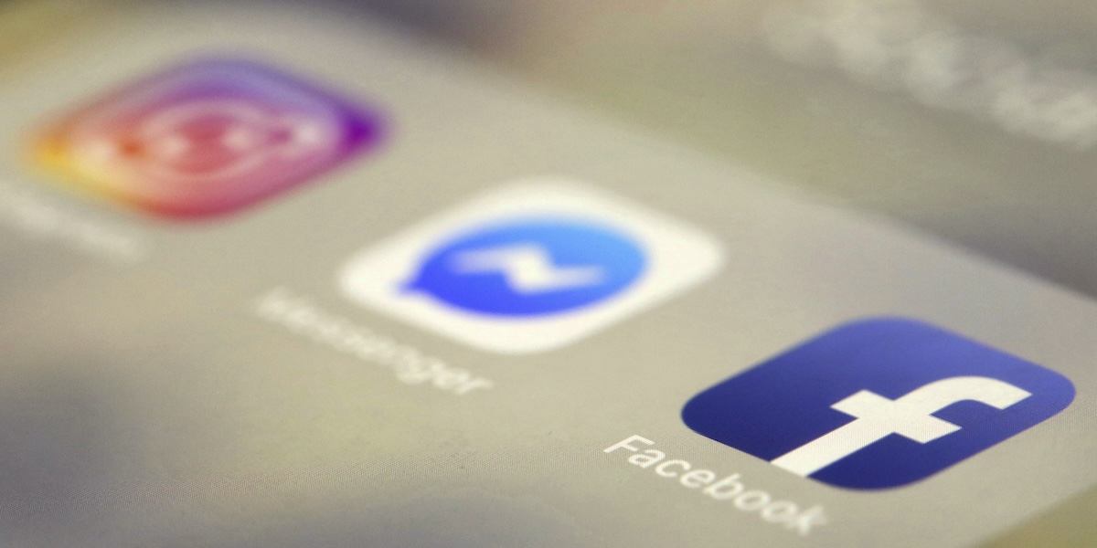 Icone di Instagram, Messenger e Facebook su uno smartphone