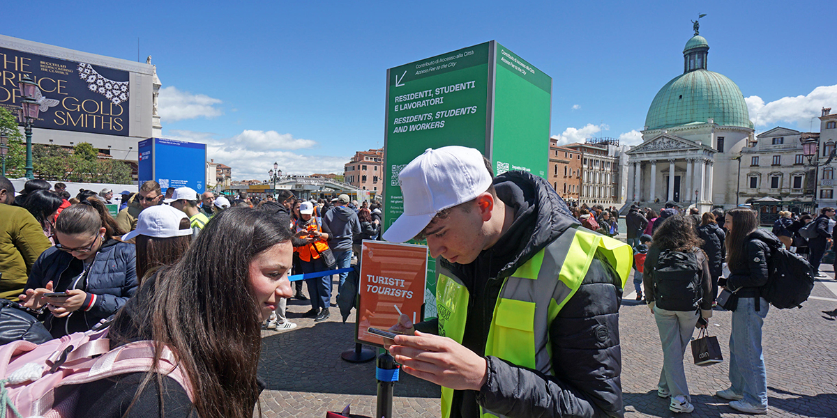 Il controllo del contributo di accesso a Venezia, Italia (ANSA/ANDREA MEROLA)