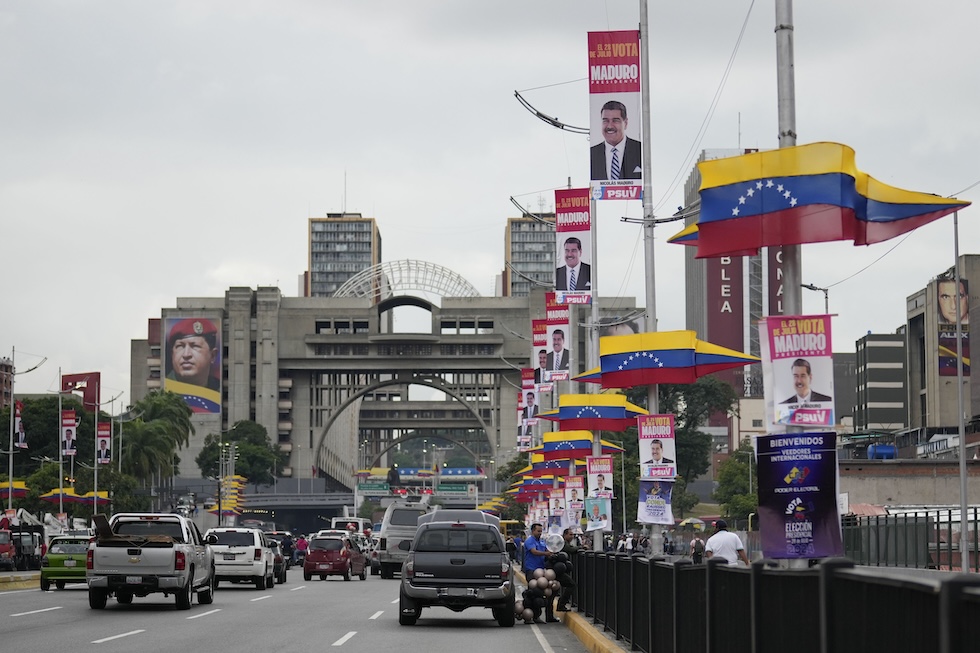 Manifesti elettorali di Maduro a Caracas, la capitale del Venezuela, il 23 luglio