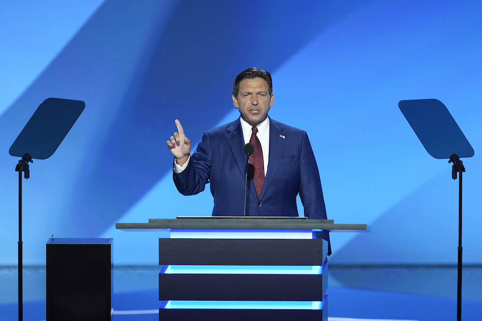 Ron DeSantis parla a sostegno di Trump alla convention del Partito Repubblicano