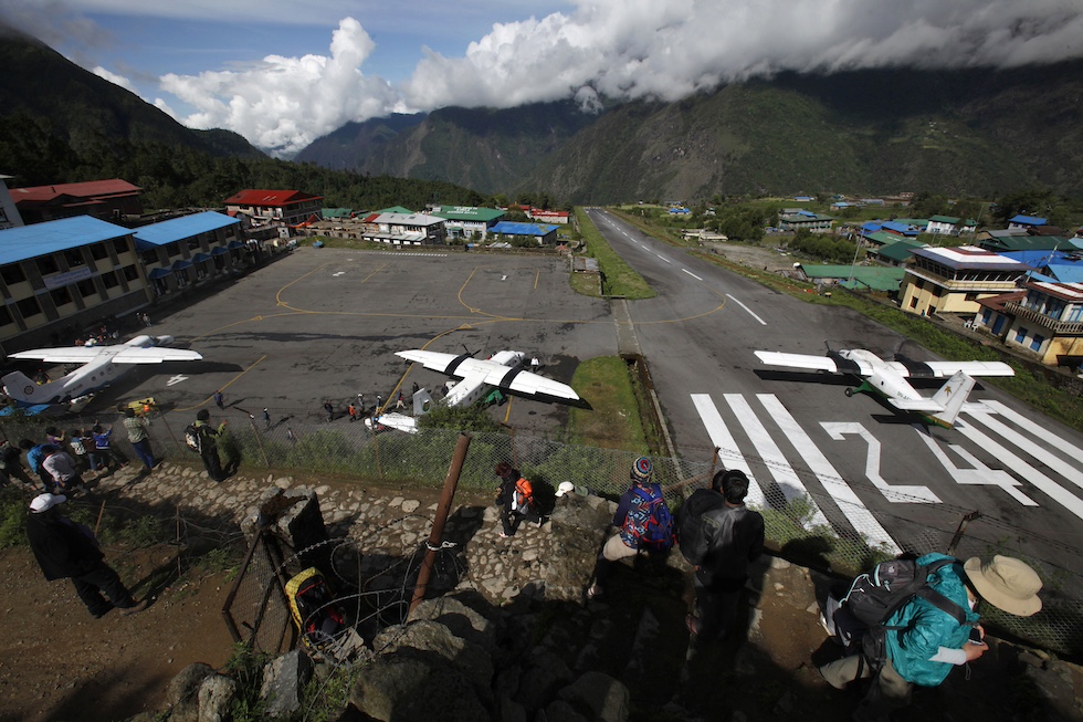 L'aeroporto di Lukla, in Nepal (AP Photo/Niranjan Shrestha)