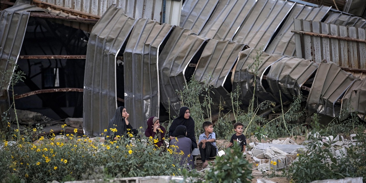 Alcuni palestinesi sfollati a Khan Younis, il 25 luglio