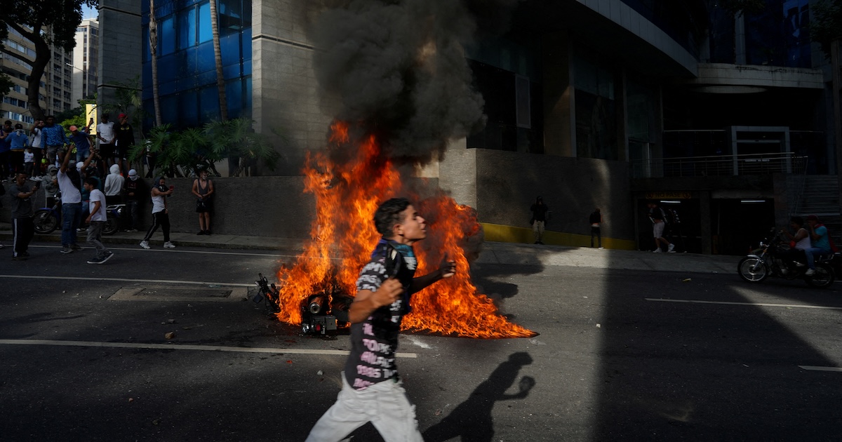 Un manifestante a Caracas