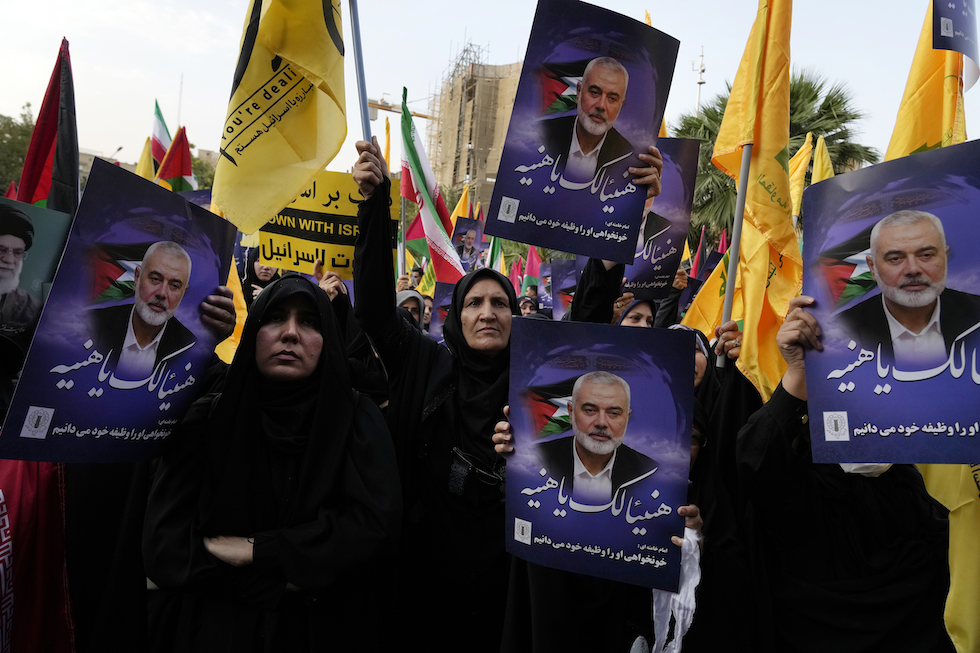 Manifestazioni per protestare contro l'uccisione di Haniyeh in Iran