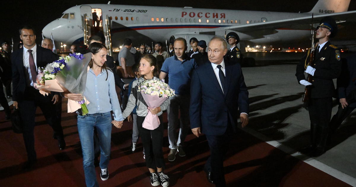 I Dultsev al loro arrivo a Mosca accolti da Vladimir Putin