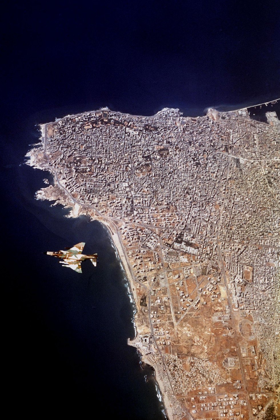 Un jet israeliano su Beirut nel 1982