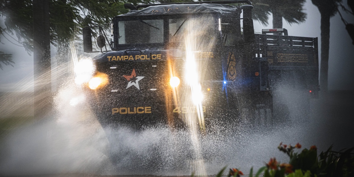 Un mezzo della polizia a Tampa, in Florida, il 4 agosto (Dave Decker/ZUMA Press Wire via Ansa)