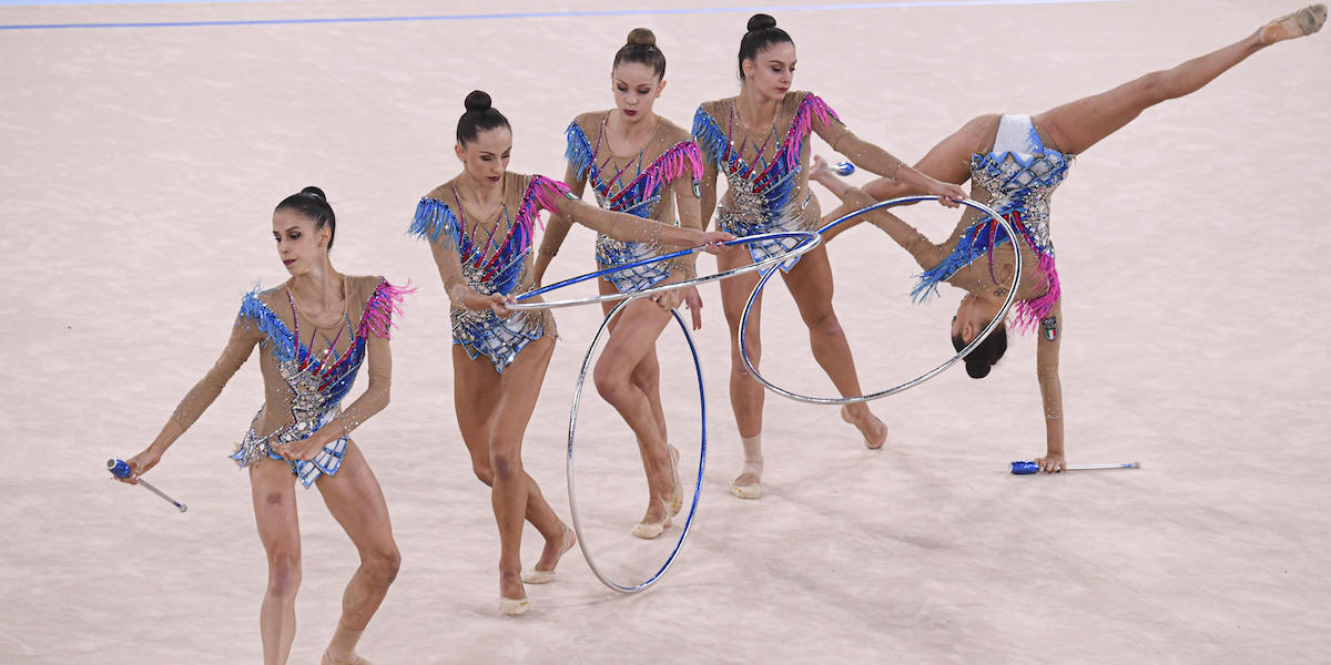 La nazionale alla finale di ginnastica ritmica di Tokyo 2020 (ANSA / CIRO FUSCO)