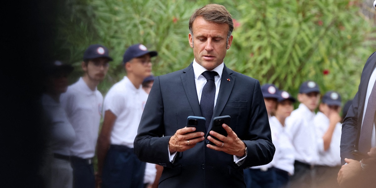 Il presidente francese Emmanuel Macron, il 15 agosto a Saint-Raphael