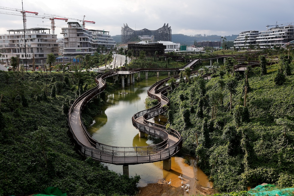 Vista dall'alto del palazzo Garuda, a Nusantara, e di altri edifici in costruzione 