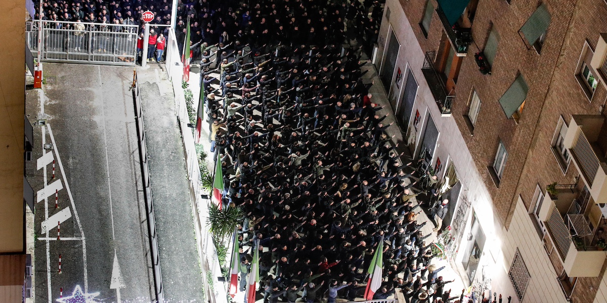 La commemorazione neofascista per la strage di Acca Larenzia, il 7 gennaio del 2021 (ANSA/GIUSEPPE LAMI)