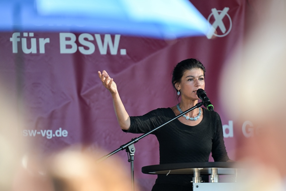 Sahra Wagenknecht durante un comizio a Jena, in Turingia, il 26 agosto 