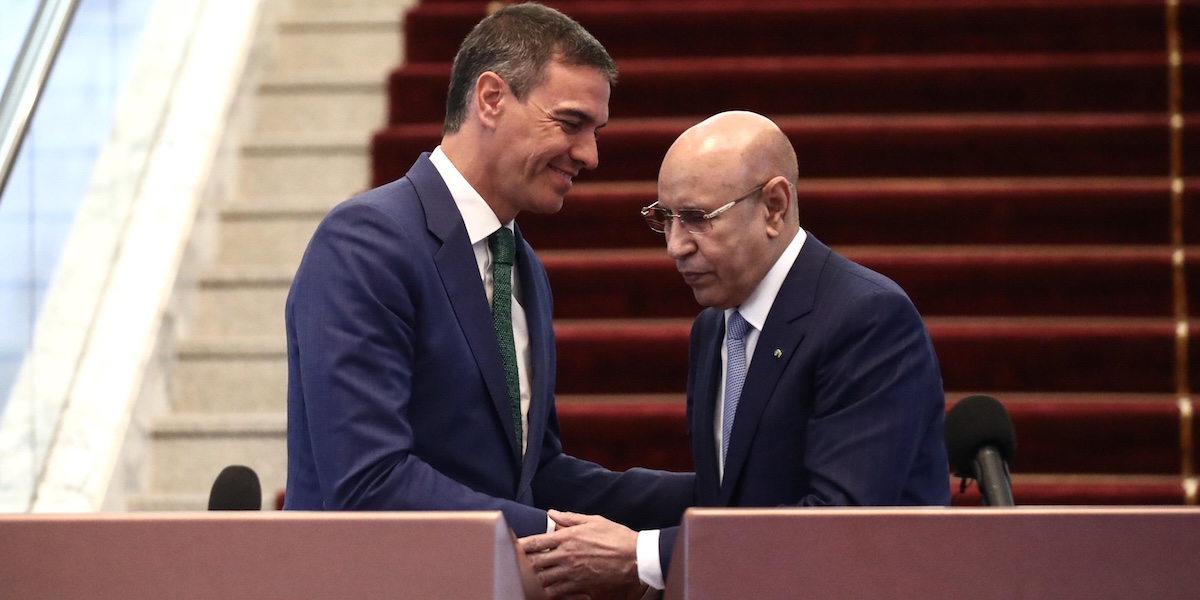 Il presidente del governo spagnolo, Pedro Sánchez, insieme al presidente mauritano Mohamed Ould Ghazouani, nella capitale Nouakchott, il 27 agosto