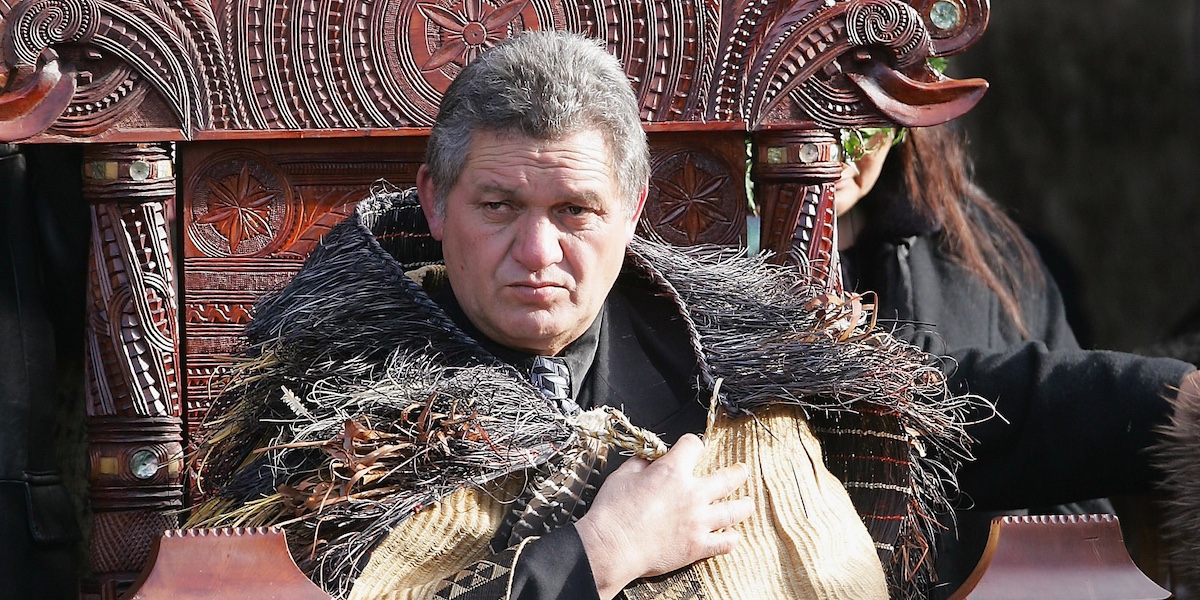 Una foto di Tuheitia Potatau Te Wherowhero VII nel giorno della sua incoronazione, 21 agosto 2006 (Peter Drury-Pool/Getty Images)