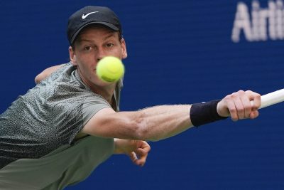 Jannik Sinner durante la partita del terzo turno vinta contro Christopher O'Connell, australiano, agli US Open, sabato 31 agosto.