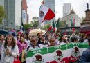 Manifestanti fuori dal Senato, a Città del Messico, il 10 settembre