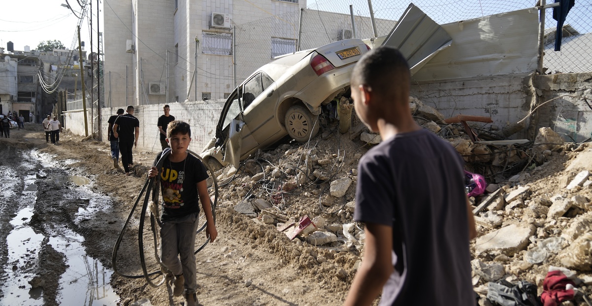 Tulkarem, in Cisgiordania, uno dei luoghi dove si sono concentrate le operazioni militari israeliane (AP Photo/Nasser Nasser)