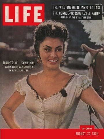 Una foto di Sophia Loren sulla copertina di <em>Life</em> nel 1955