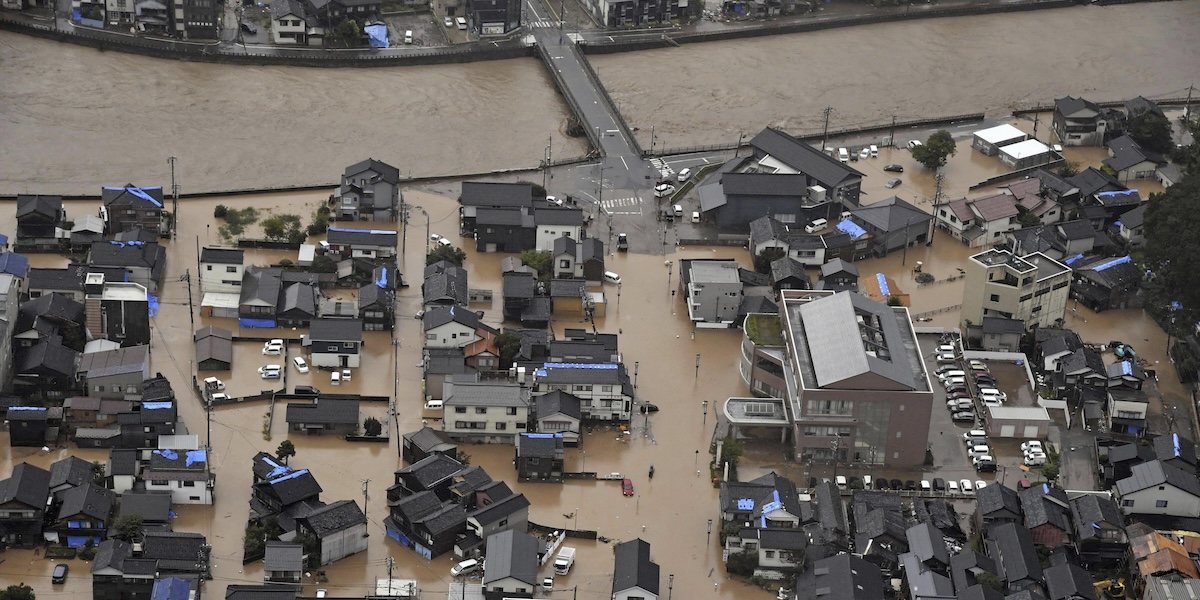 Un quartiere di Wajima completamente allagato, sabato 21 settembre (Kyodo News via AP)