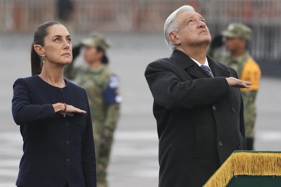 López Obrador con la presidente eletta Claudia Sheinbaum, che prenderà il suo posto il 1° ottobre, il 19 settembre 