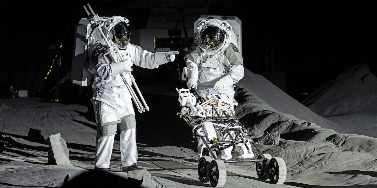 L'astronauta francese Thomas Pesquet e il tedesco Matthias Maurer durante una simulazione (AP Photo/Martin Meissner)