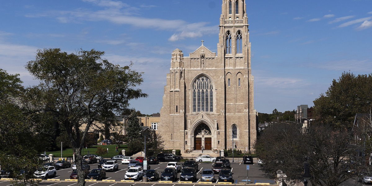 La cattedrale della diocesi di Rockville Centre (AP Photo/Mark Lennihan)