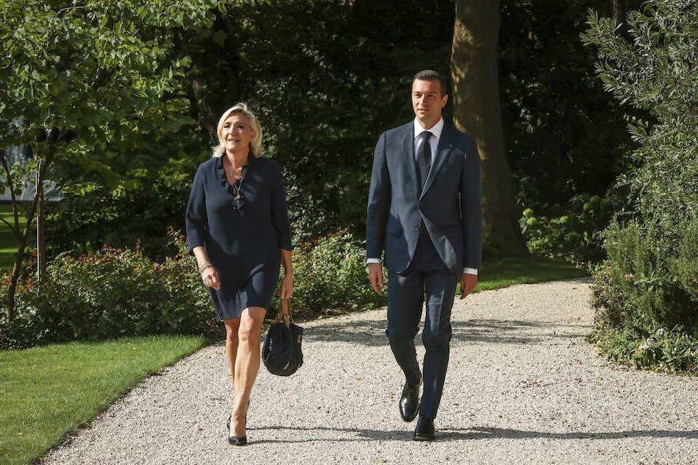 Una foto di Marine Le Pen e Jordan Bardella all'Eliseo, Parigi, 26 agosto 2024 