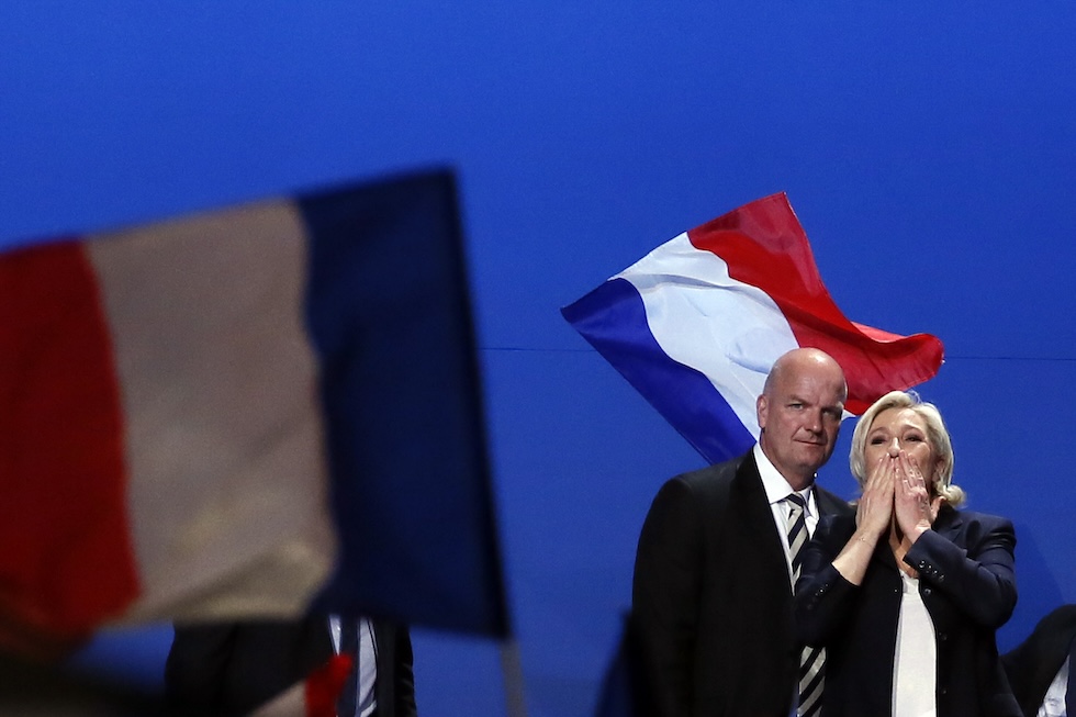 Una foto di Marine Le Pen e Thierry Légier a Villepinte nel 2017 