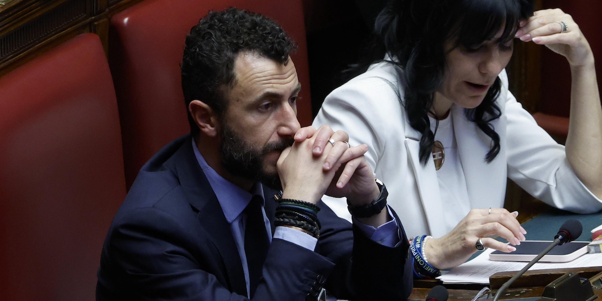 Emanuele Pozzolo alla Camera dei deputati il 3 aprile (ANSA/FABIO FRUSTACI)