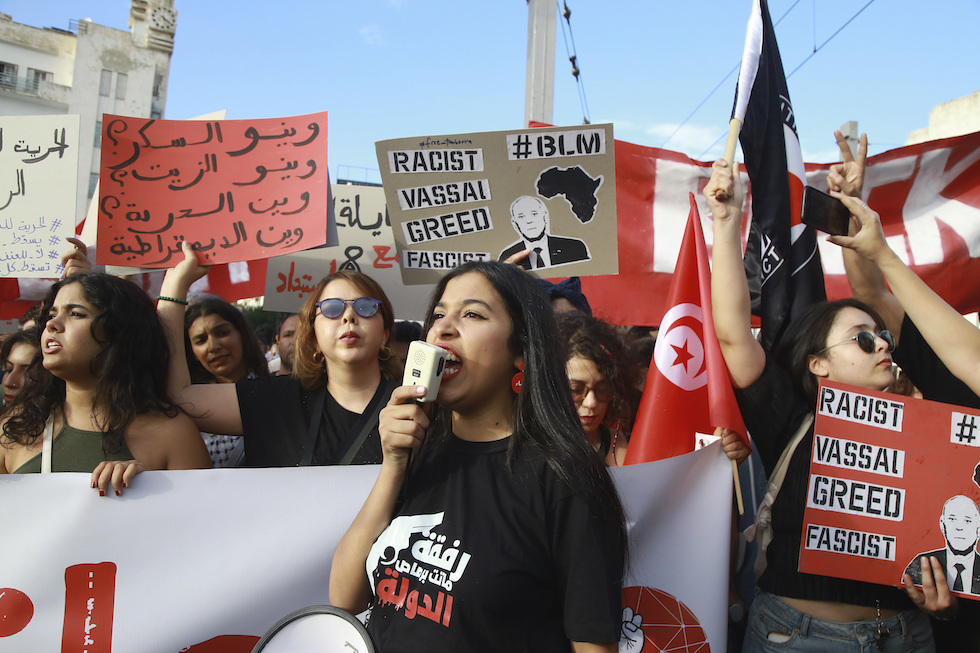 Una marcia di protesta contro Saied nel settembre 2024