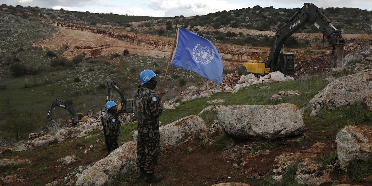 Due soldati UNIFIL nel 2019 (AP Photo/Hussein Malla, File)