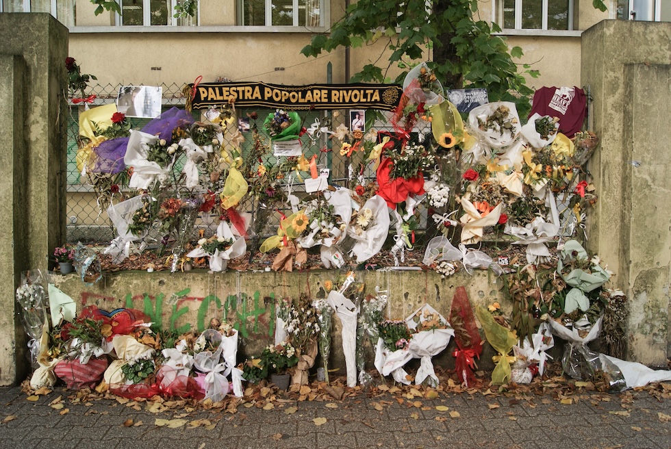 Una foto dei fiori per Giacomo Gobbato