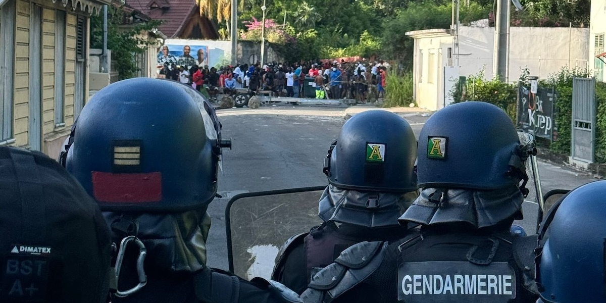 Una foto delle proteste, dall'account X della polizia francese