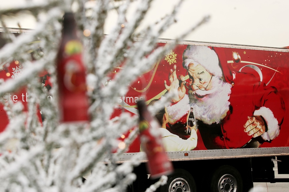 Una pubblicità della Coca-Cola su un tir a Bruxelles, in Belgio 